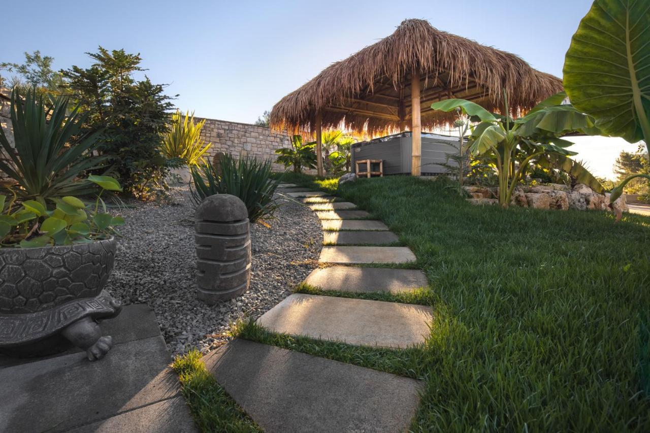 Villa Merapi Sveti Lovrec Pazenaticki Exterior foto